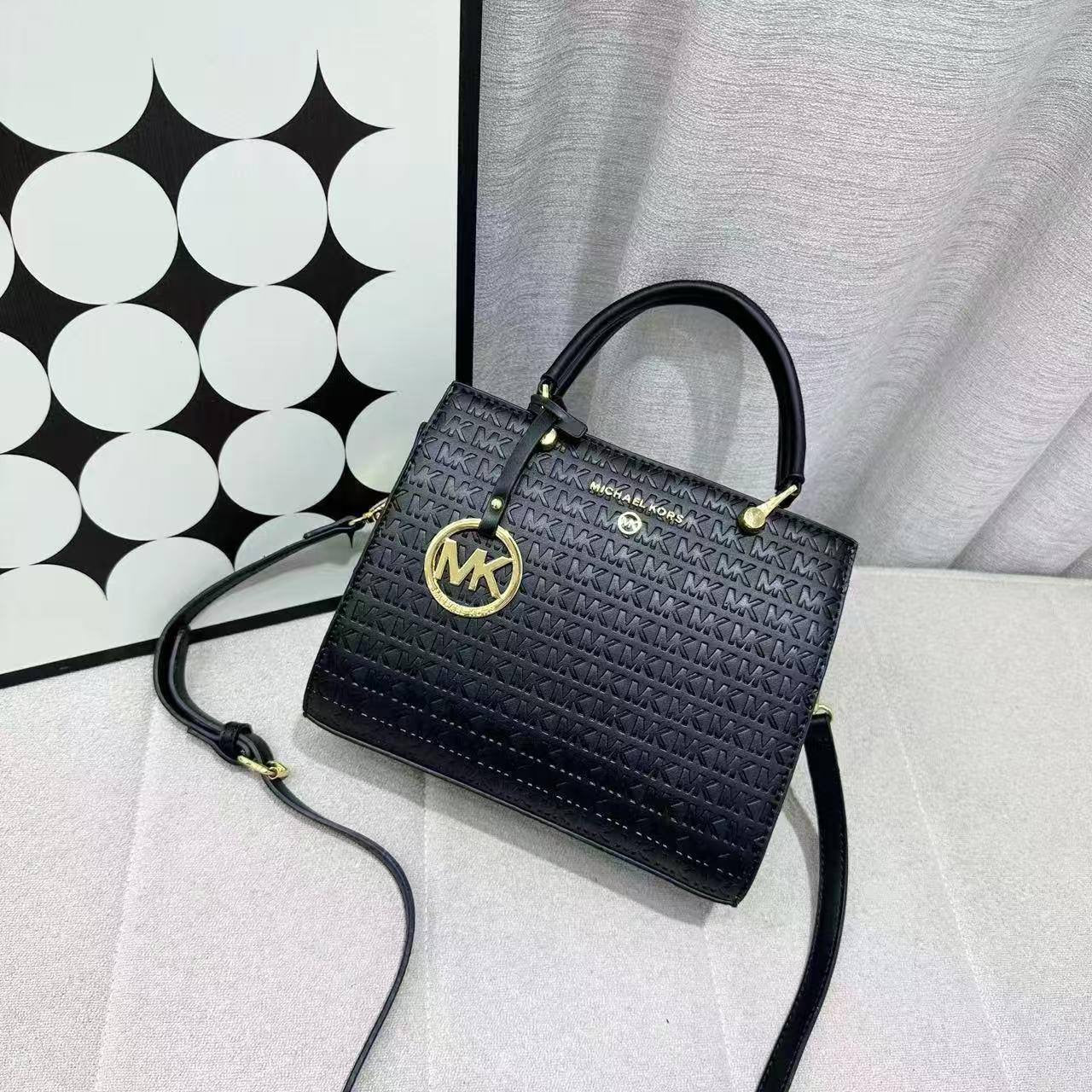 MK
90 dhs🇦🇪
Good quality 
Zain35
♥️♥️♥️