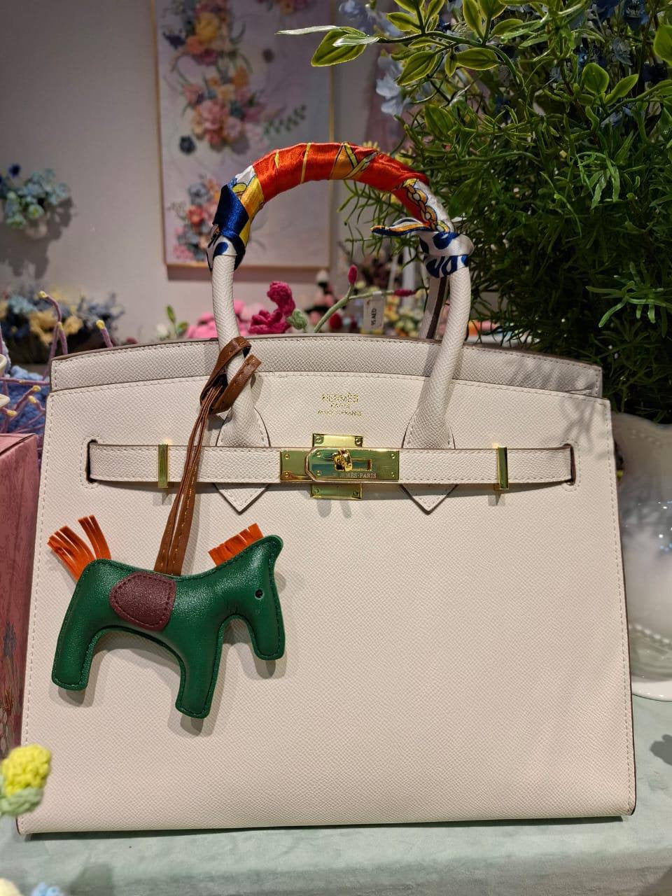 Hermes
30cm
Horse doll + Scarve
120 dhs🇦🇪
Zain44
♥️♥️♥️