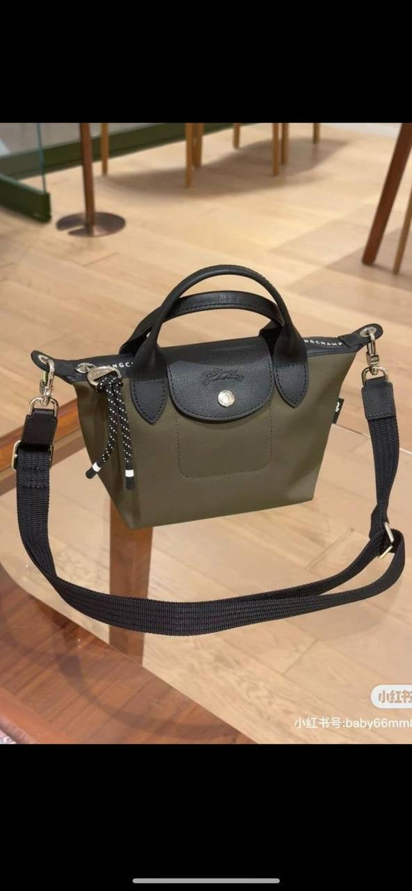 Long Champ
High quality
80 dhs🇦🇪
Zain190
♥️♥️♥️