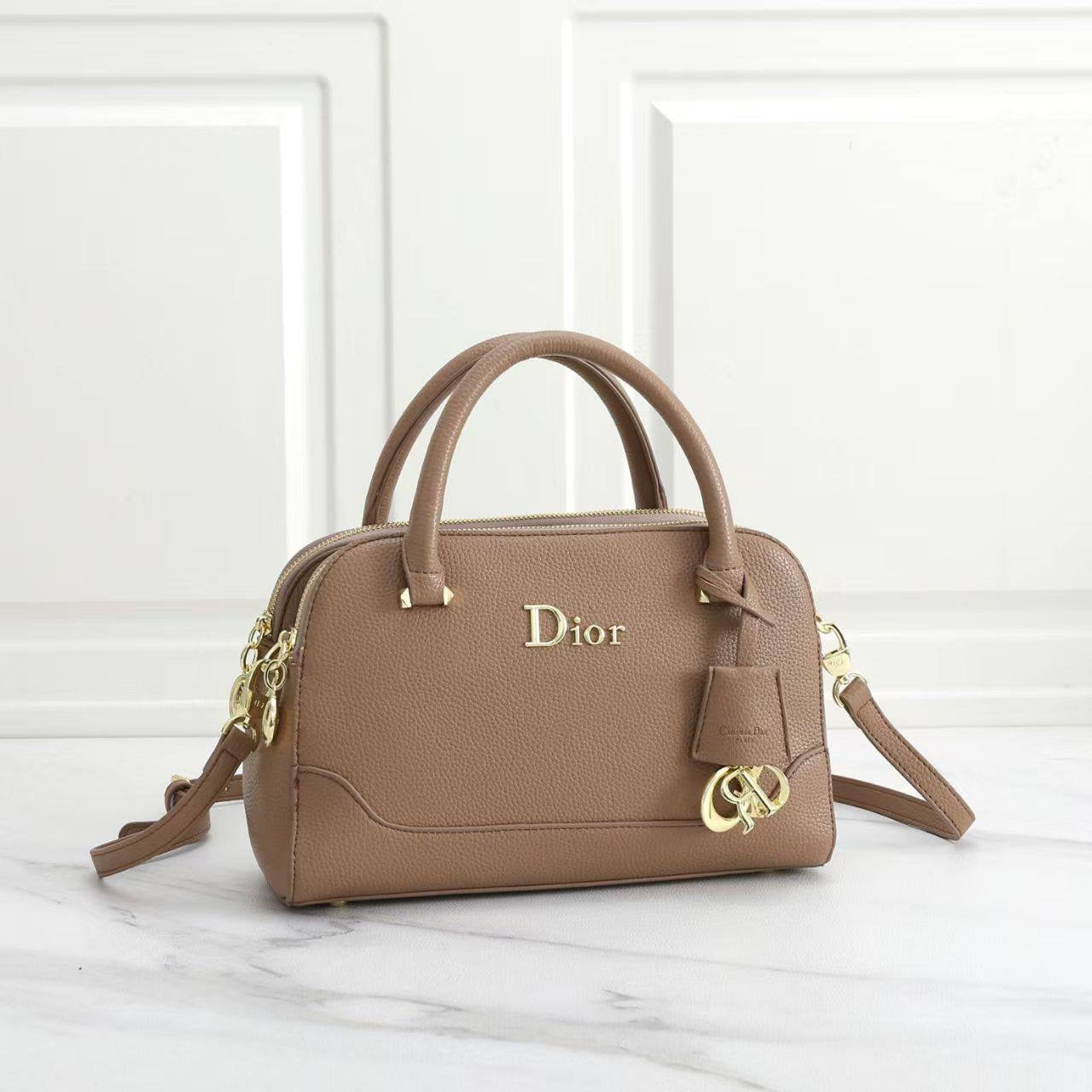 Dior
105 dhs🇦🇪
Zain136
♥️♥️♥️
