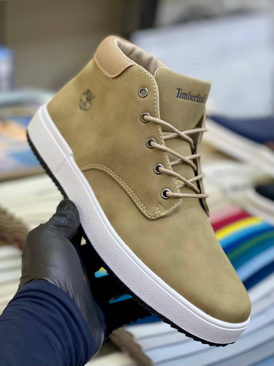 Timberland 75
Size 40 to 44 
Clark shoes 
110 dhs🇦🇪
Zain27
♥️♥️♥️