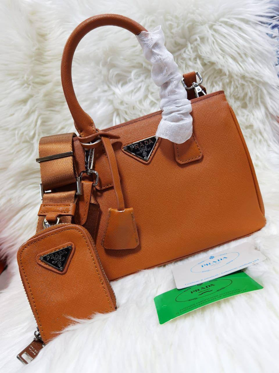 🎉 Offer 🎊  Prada / Hermes / Chloe / Dior
offer
Size :27 ~ 25 * 22 cm
70 dhs🇦🇪
Limit Stock
Zain115
♥️♥️♥️