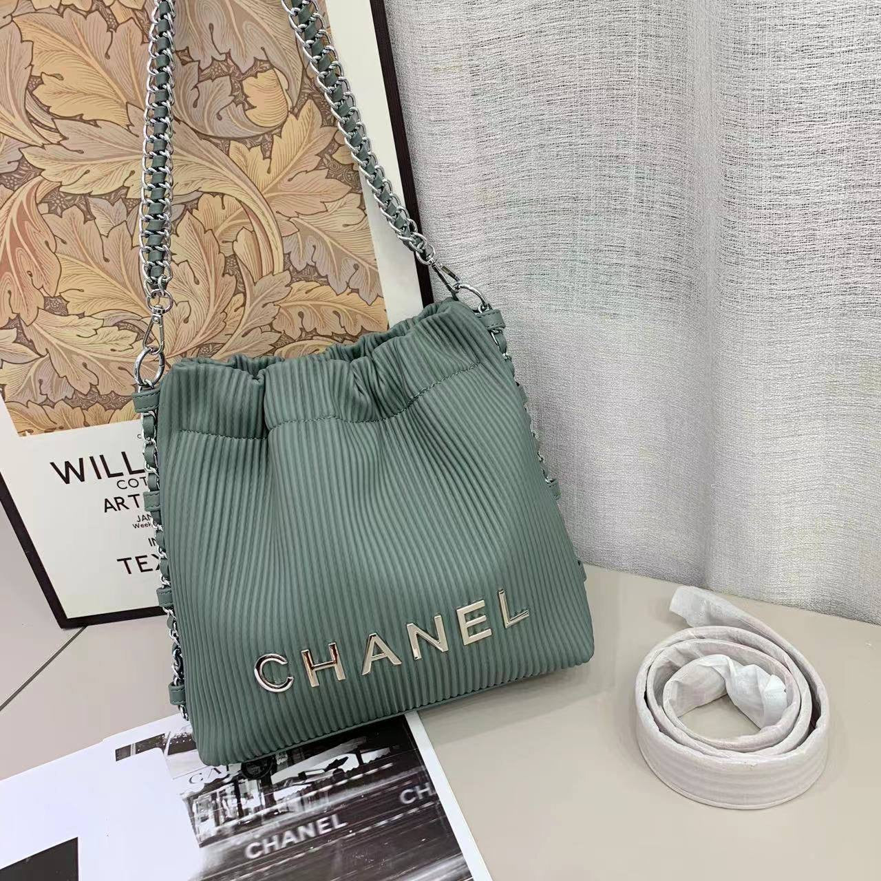 Chanel
with box
🎁🎁🎁
105 dhs🇦🇪
Zain143
♥️♥️♥️
