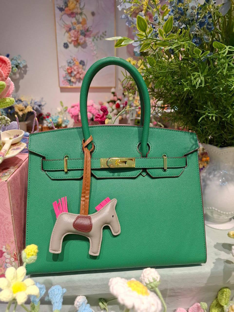 Hermes
30cm
Horse doll + Scarve
120 dhs🇦🇪
Zain44
♥️♥️♥️