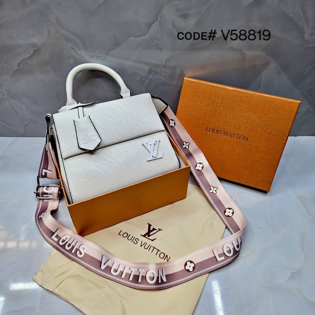 LV
ᴄʟᴜɴʏ ᴍɪɴɪ ʙᴀɢ
ᴇᴘɪ ʟᴇᴀᴛʜᴇʀ ᴛʏᴘᴇ
sɪᴢᴇ : 20 cm
ᴡɪᴛʜ BOX
🎁🎁🎁
75 dhs🇦🇪
Zain31
♥️♥️♥️