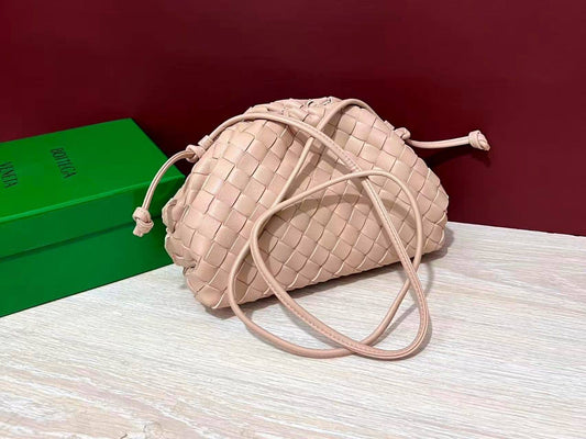 Bottega
105 dhs🇦🇪   
with box
🎁🎁🎁
Zain217
♥️♥️♥️