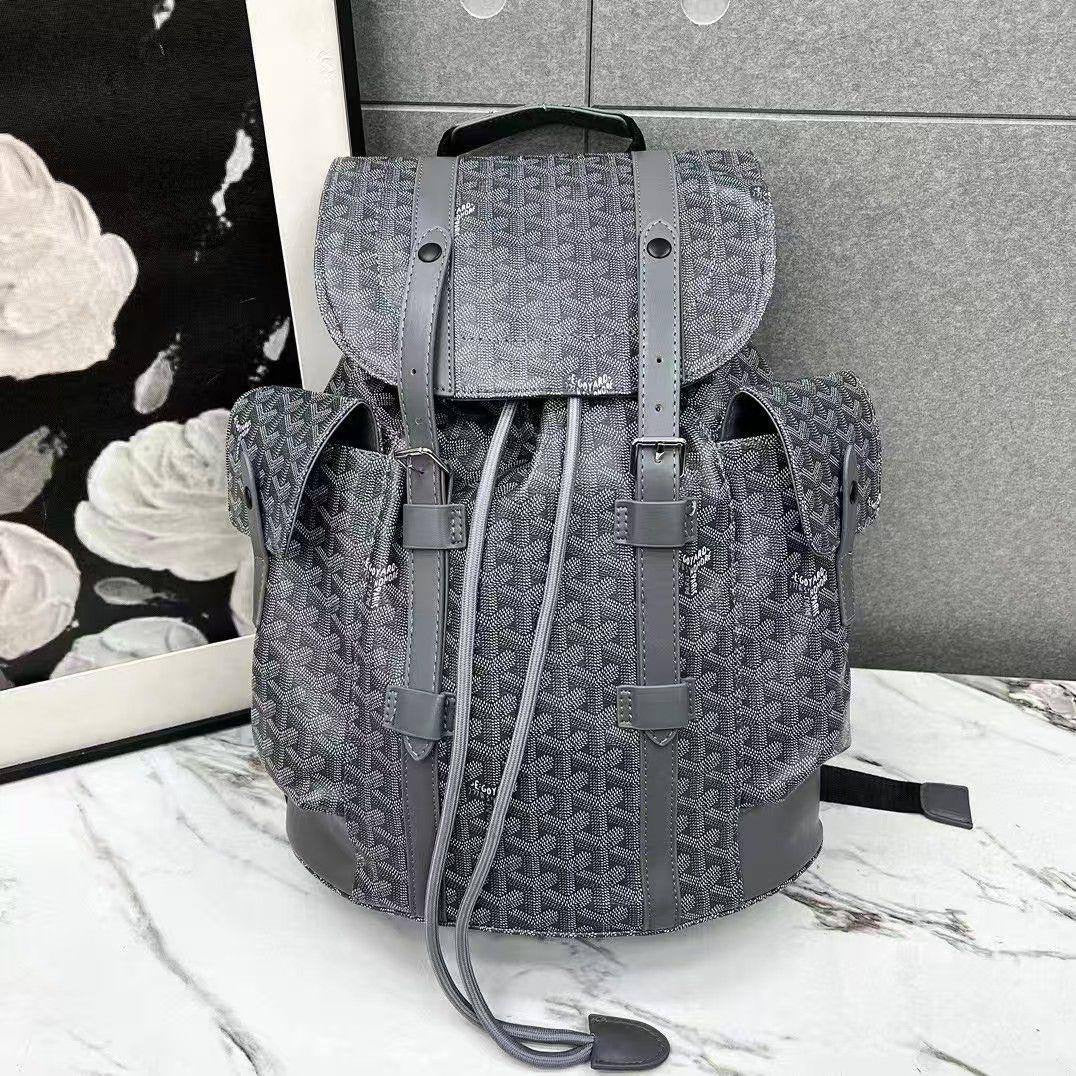 Goyard / LV backpack 
Size : 42 * 32 * 13 cm
120 dhs🇦🇪
Zain115
♥️♥️♥️