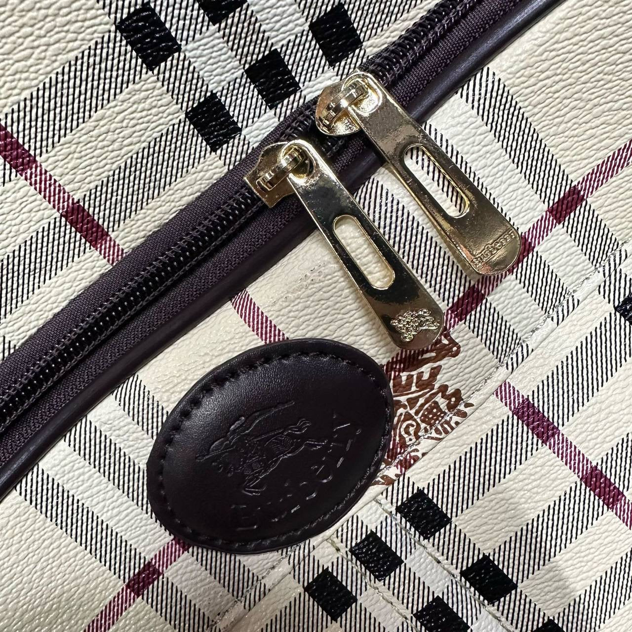 Trolley bag 3 in 1 new came good quality, 
big size 120 dhs🇦🇪
medium  size 105 dhs🇦🇪
small size 90 dhs🇦🇪
If one set only 240 dhs🇦🇪
Trolley bag 3 in 1 new came good quality, 
big size 120 dhs🇦🇪
medium  size 105 dhs🇦🇪
small size 90 dhs🇦🇪
If o