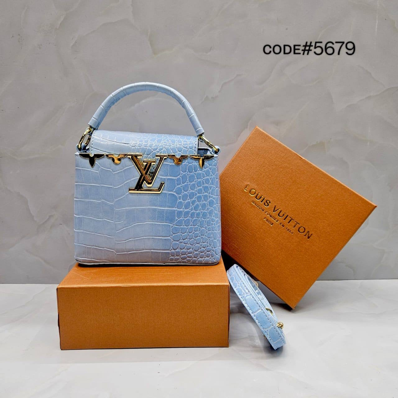 LV
ᴄᴀᴘᴜᴄᴄɪɴᴇ ᴛᴏᴘ ʜᴀɴᴅ ʙᴀɢ
ᴡɪᴛʜ ʟᴏɴɢ ʙᴇʟᴛ sᴛʀᴀᴘ
CROCODILE ɢʟᴏssʏ ᴍᴀᴛᴇʀɪᴀʟ
ɢᴏʟᴅ ʜᴀʀᴅᴡᴀʀᴇ
sɪᴢᴇ : 20 cm
ᴡɪᴛʜ BOX
🎁🎁🎁
75 dhs🇦🇪
Zain31
♥️♥️♥️