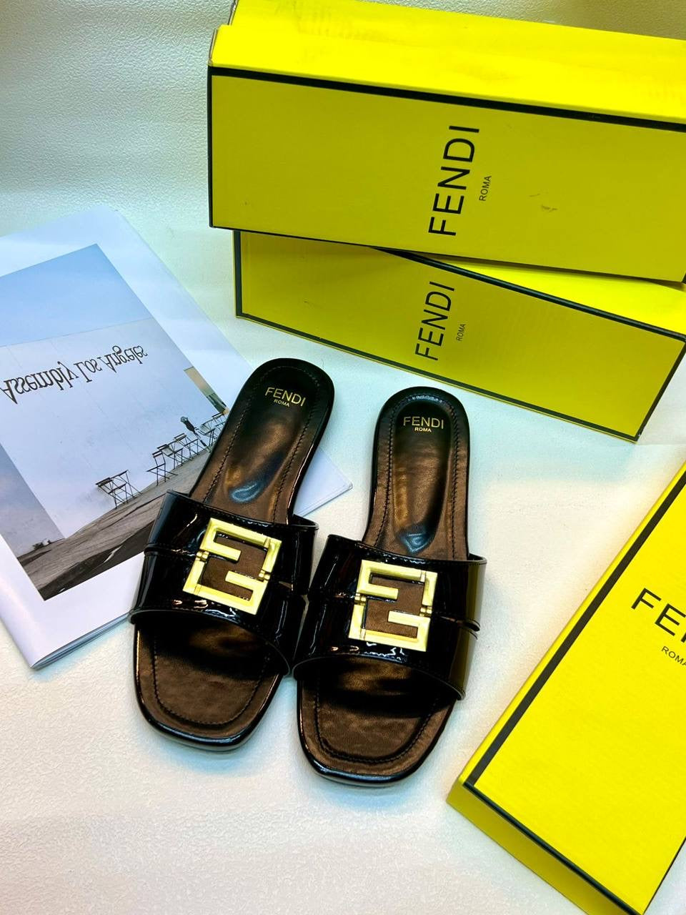 Fendi
Size 36to41
70 dhs🇦🇪
Zain236
♥️♥️♥️