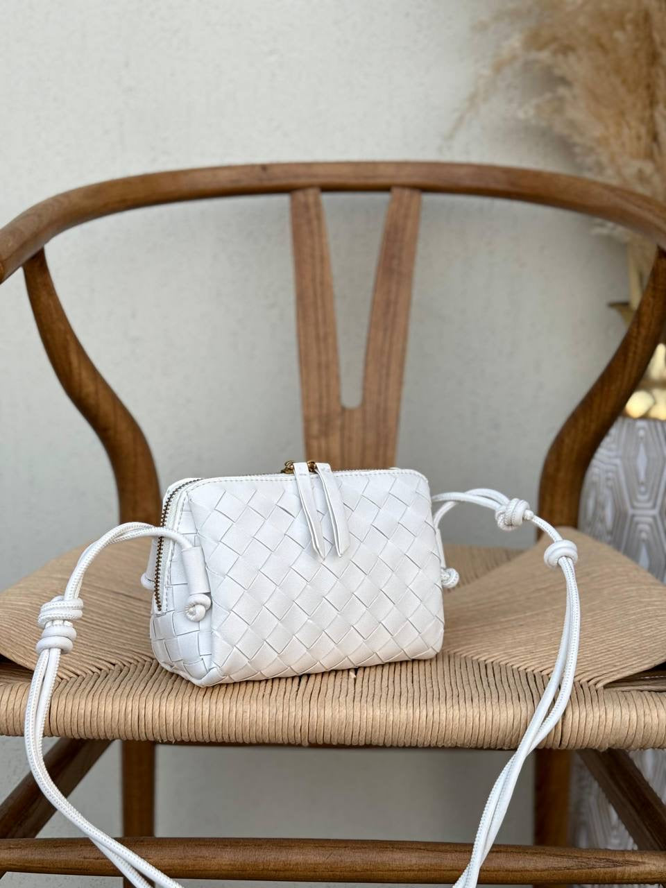 Available again✨✨✨
BOTTEGA VENETA
18cm
330 dhs🇦🇪
Top quality 
With box🎁
Zain167
♥️♥️♥️