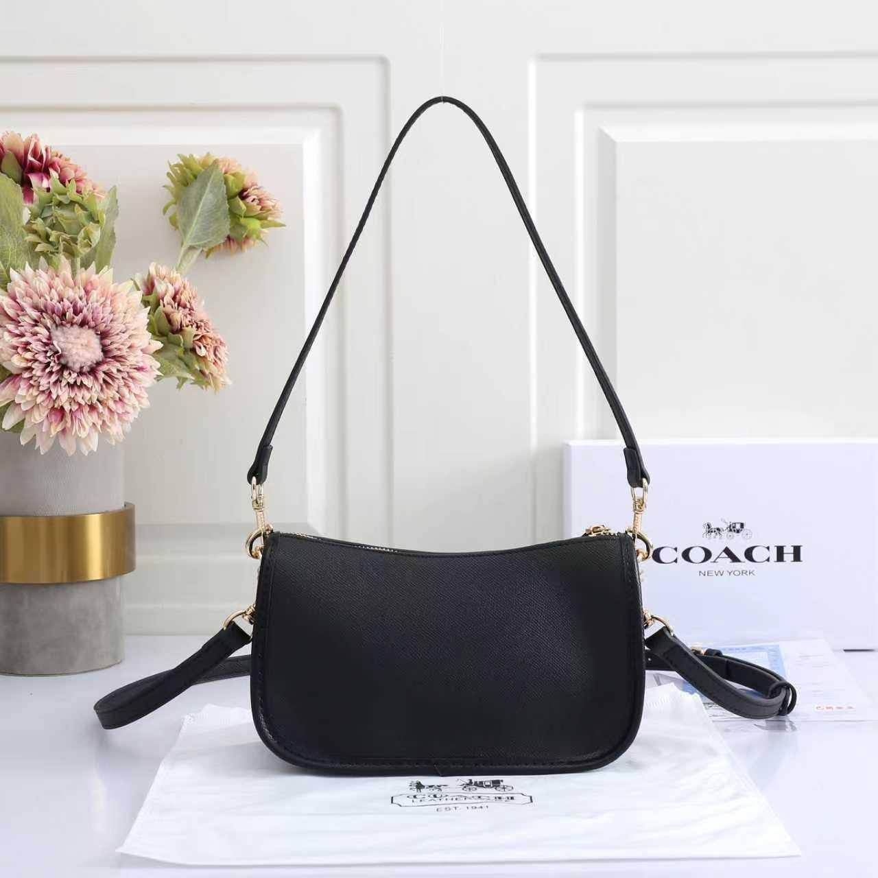 COACH
23*8*14cm
90 dhs
with BOX
🎁🎁🎁
Zain254
♥️♥️♥️