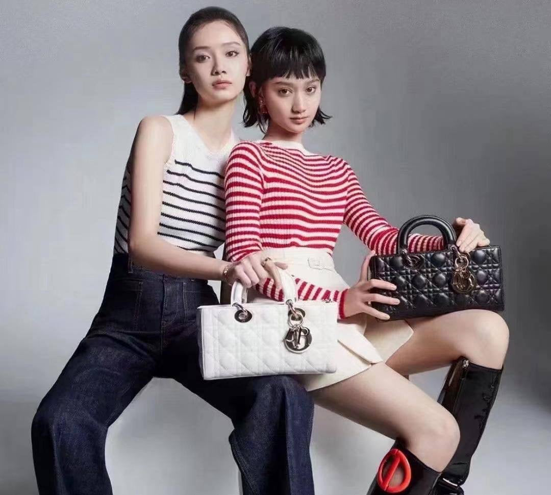 Dior
105 dhs🇦🇪
Good quality 
with box
🎁🎁🎁
Zain35
♥️♥️♥️