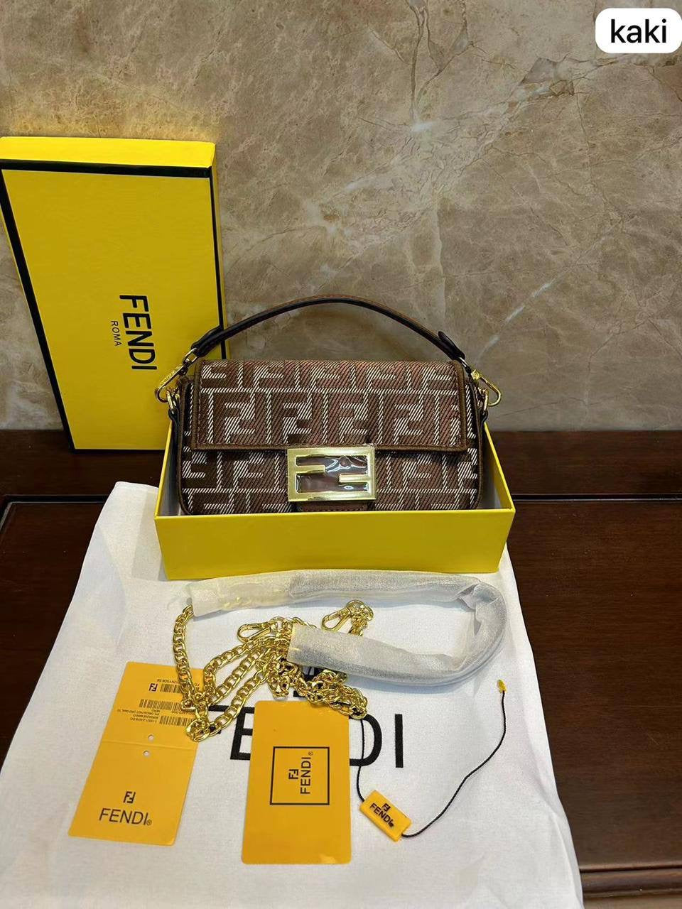 Fendi Small baguette
Size : 18 * 10 cm
95 dhs🇦🇪
with box🎁
Zain115
♥️♥️♥️