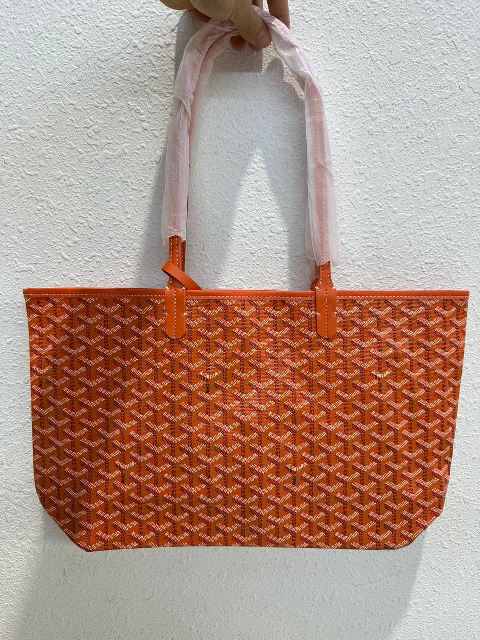 Goyard
SIZE  ……… 38cm 🌷🌷🌷
85 dhs🇦🇪
Zain51
♥️♥️♥️