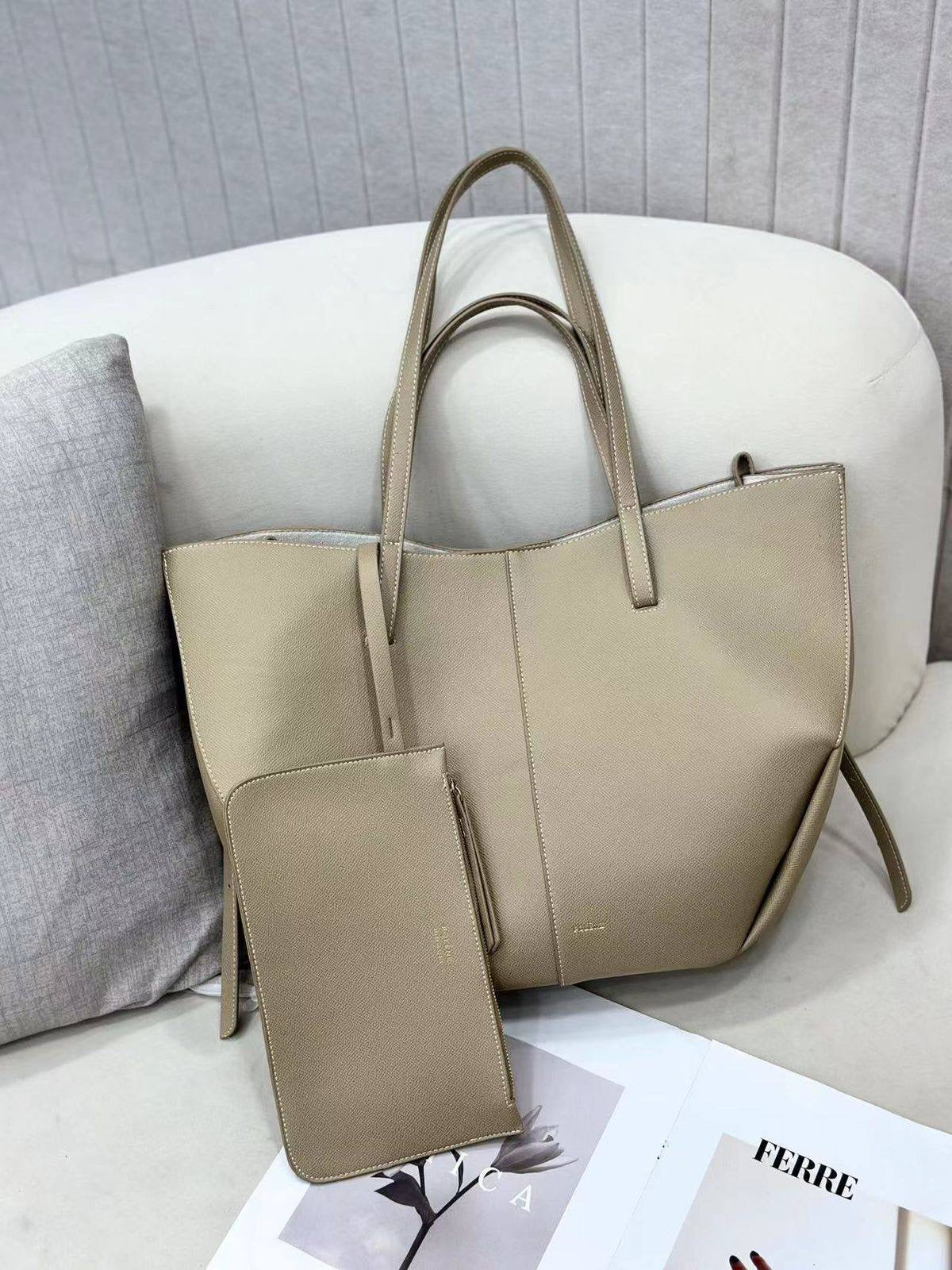 POLENE 
35 cm
120 dhs🇦🇪
Zain44
♥️♥️♥️