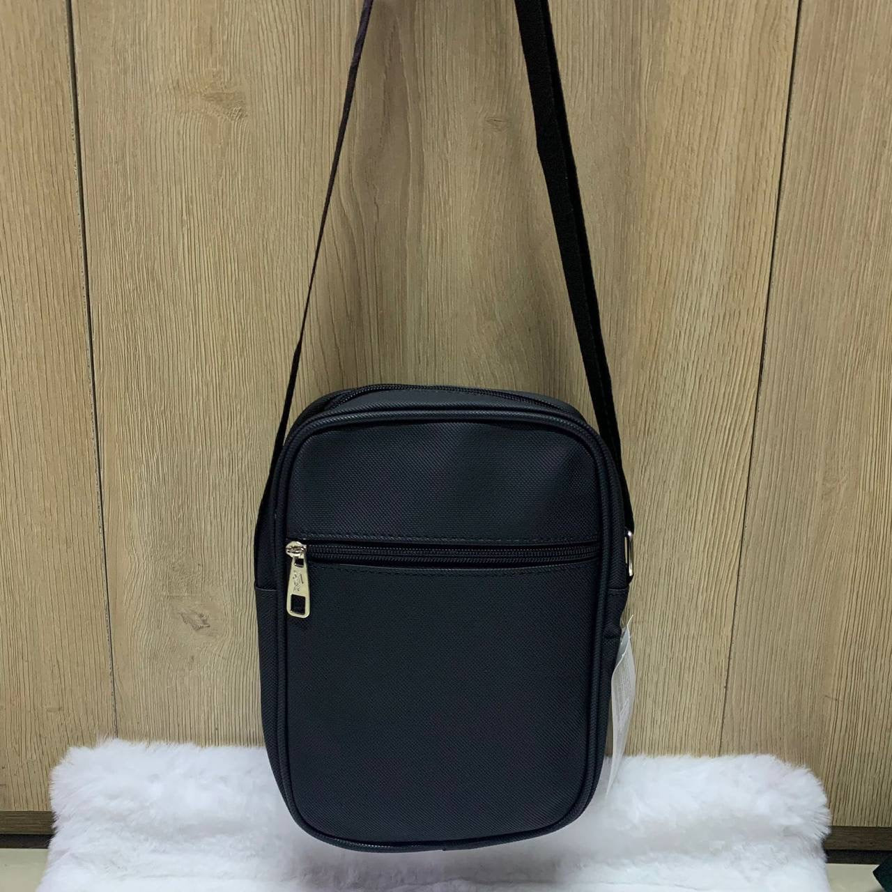 LACOSTE Bag 
GOOD quality 
30 dhs🇦🇪
Zain40
♥️♥️♥️