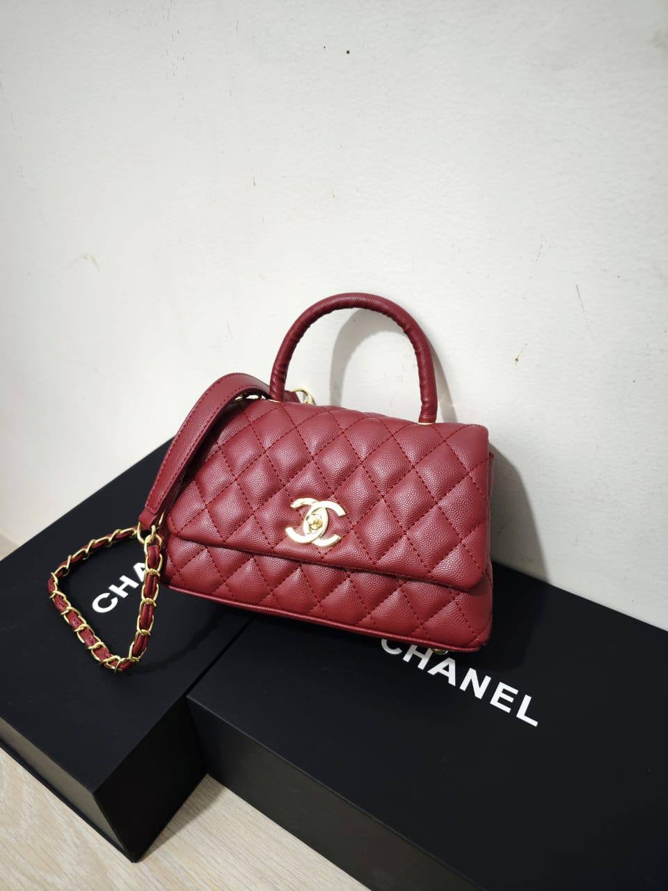 Chanel
100 dhs🇦🇪
with box
🎁🎁🎁
size 23cm
Zain26
♥️♥️♥️