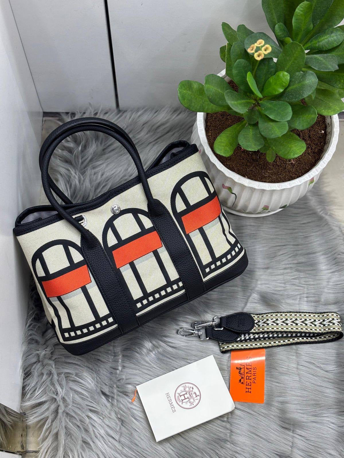 HERMES
SIZE……….   31  CM
115 dhs🇦🇪
Zain244
♥️♥️♥️