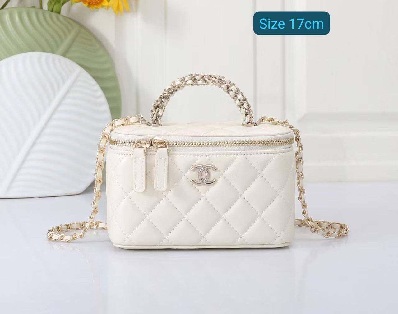 Chanel
Good quality 
with box 
🎁🎁🎁
95 dhs🇦🇪
Zain186
♥️♥️♥️