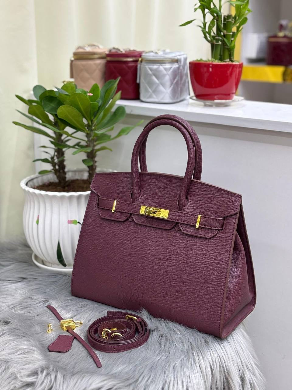 Hermes 
SIZE  ……… 30 cm 
120 dhs🇦🇪
Zain51
♥️♥️♥️