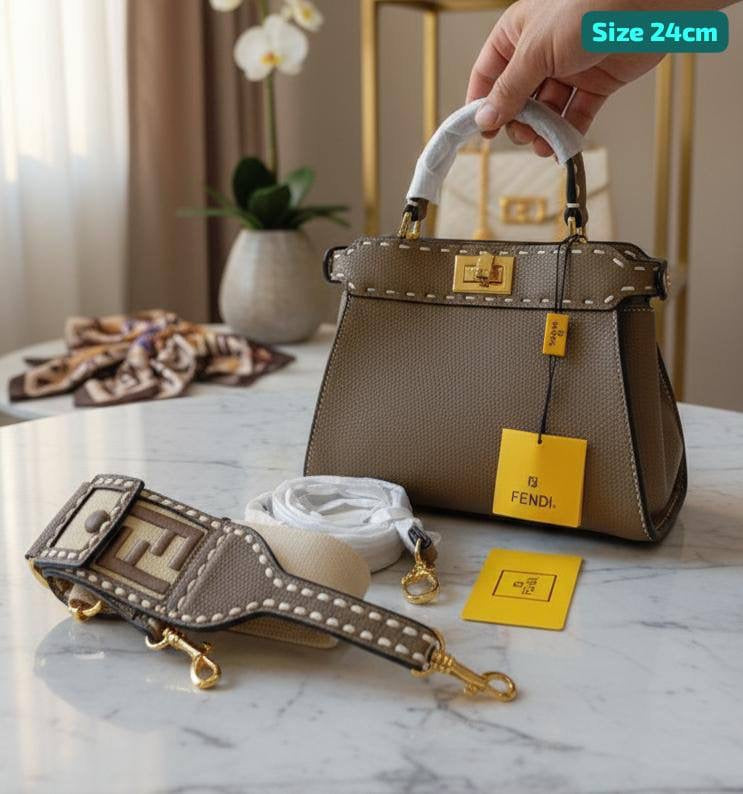 FENDI
Good quality 
with box 
🎁🎁🎁
120 dhs🇦🇪
Zain186
♥️♥️♥️