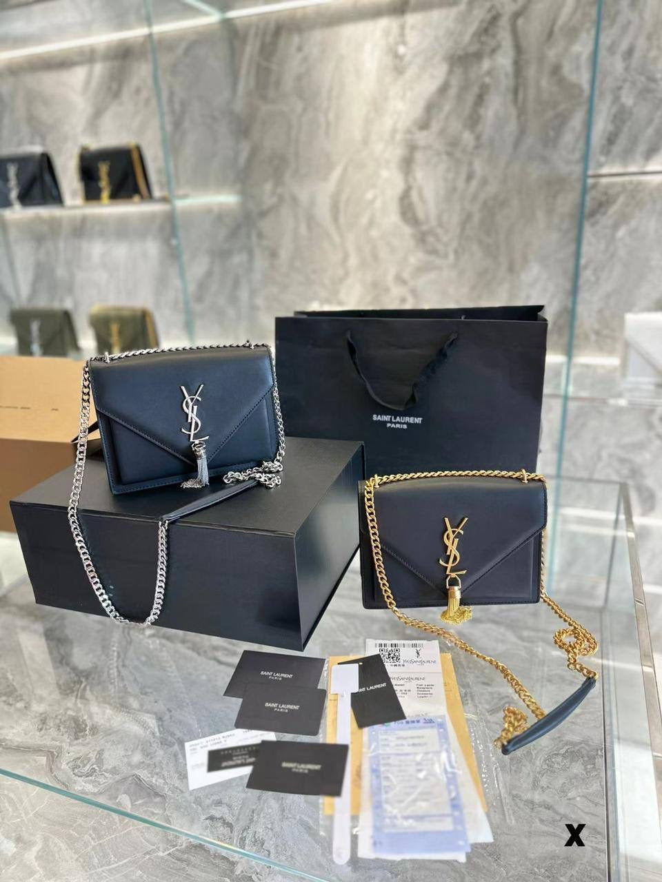 🎉 Offer 🎊  YSL Sunset 
Size : 22 * 16 cm
70 dhs🇦🇪
with box 🎁
Zain115
♥️♥️♥️