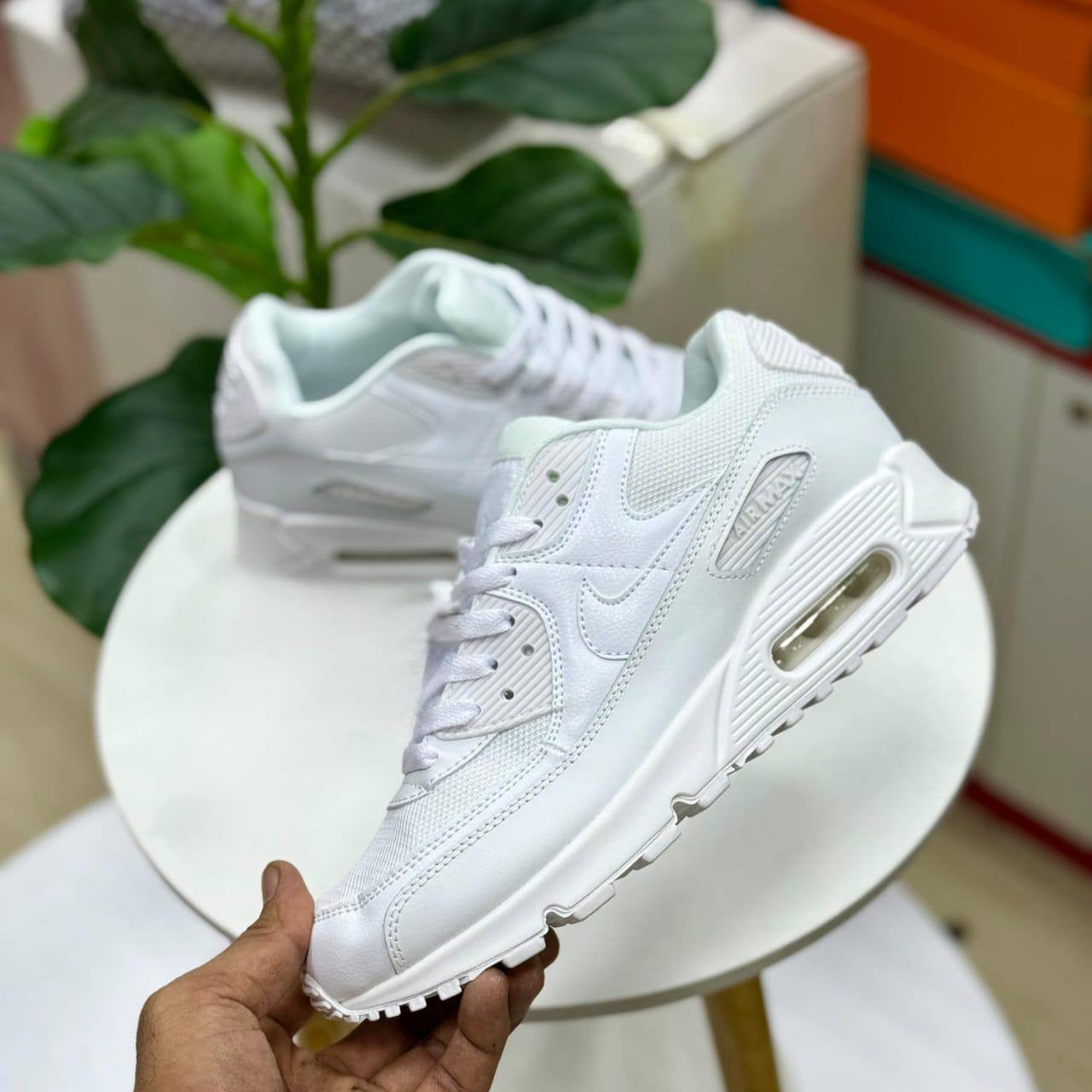 Airmax
Size 40 to 45
100 dhs🇦🇪
Zain27
♥️♥️♥️