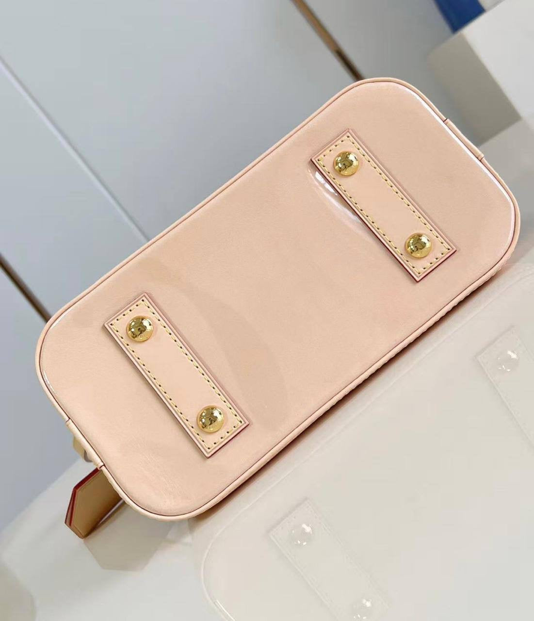 Louis Vuitton  ✨💕✨
  ❤️❤️❤️
SuperMaster Quality 🔥🔥🔥
For Price 👇 WTSP Text Zain 0568585901
Zain121
♥️♥️♥️