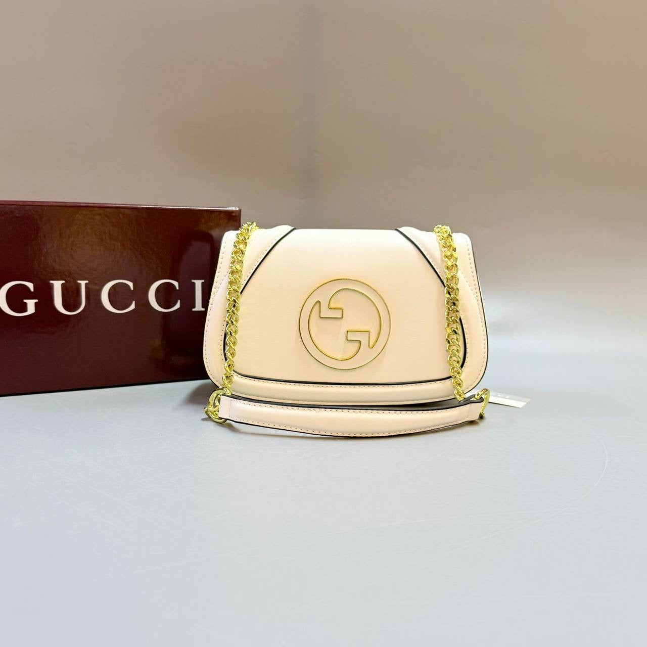 GUCCI 
NEW CAME GOOD QUALITY 
WITH BOX 
🎁🎁🎁
100 dhs🇦🇪
Zain39
♥️♥️♥️