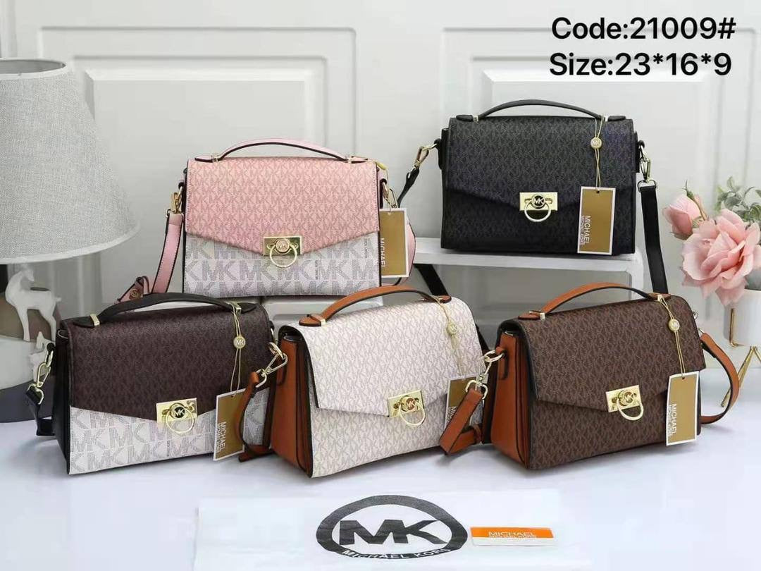 MK
95 dhs🇦🇪
Good quality 
with box
🎁🎁🎁
Zain35
♥️♥️♥️