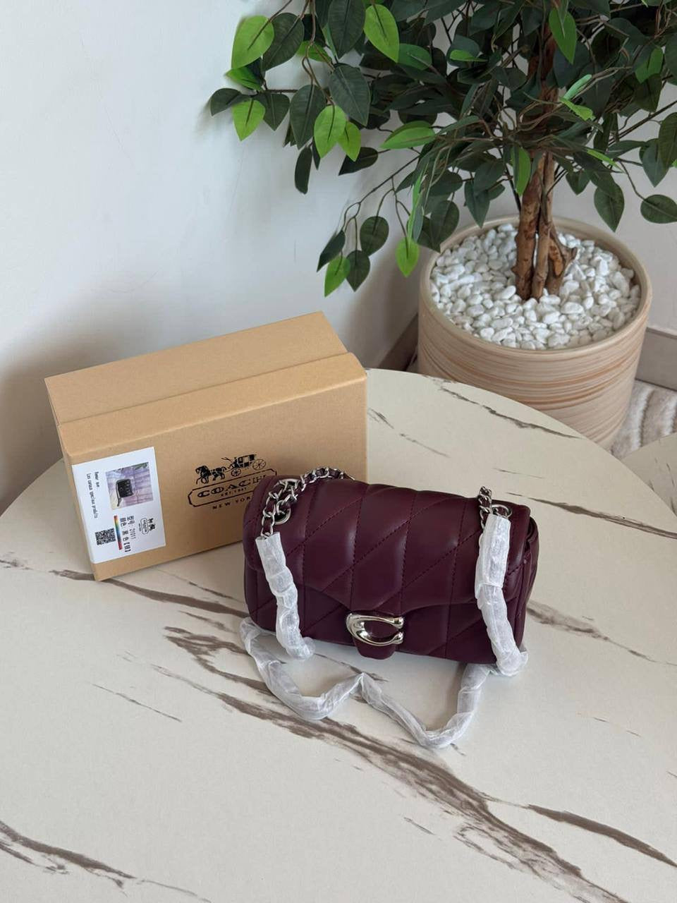 Coach
Best quality 
with box’s 
🎁🎁🎁
95 dhs🇦🇪
size 20 cm
Zain158
♥️♥️♥️