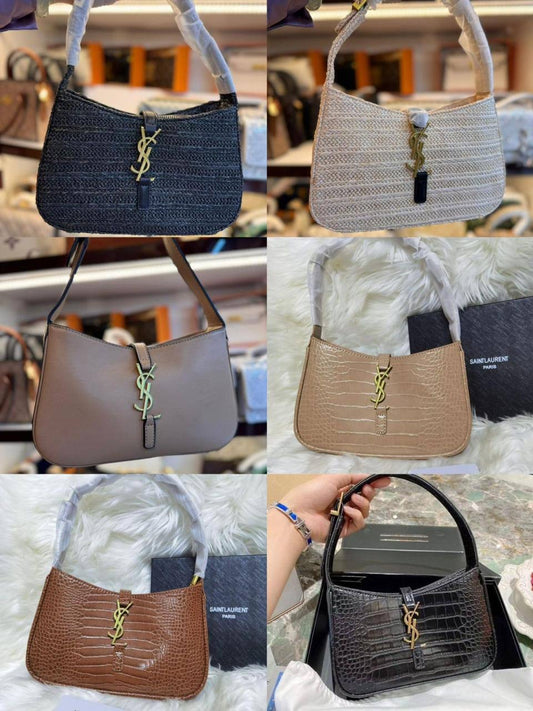 🎉 Offer 🎊  YSL hobo
Size :  24 * 13 cm
70 dhs🇦🇪
with box🎁
Zain115
♥️♥️♥️