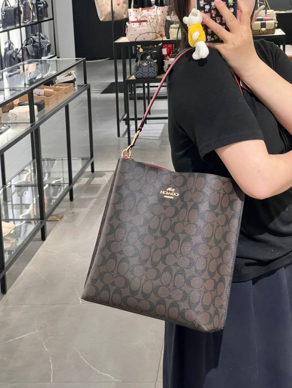 COACH
NEW CAME
GOOD QUALITY
75 dhs🇦🇪
Zain39
♥️♥️♥️