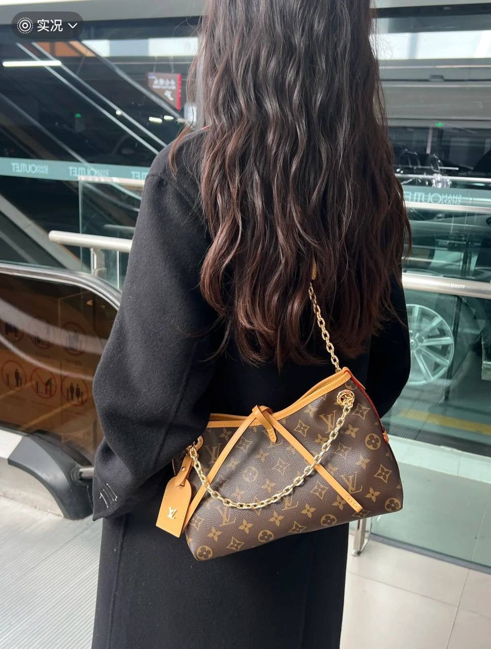 LV
NEW CAME GOOD QUALITY 
WITH BOX 
🎁🎁🎁
95 dhs🇦🇪
Zain39
♥️♥️♥️
