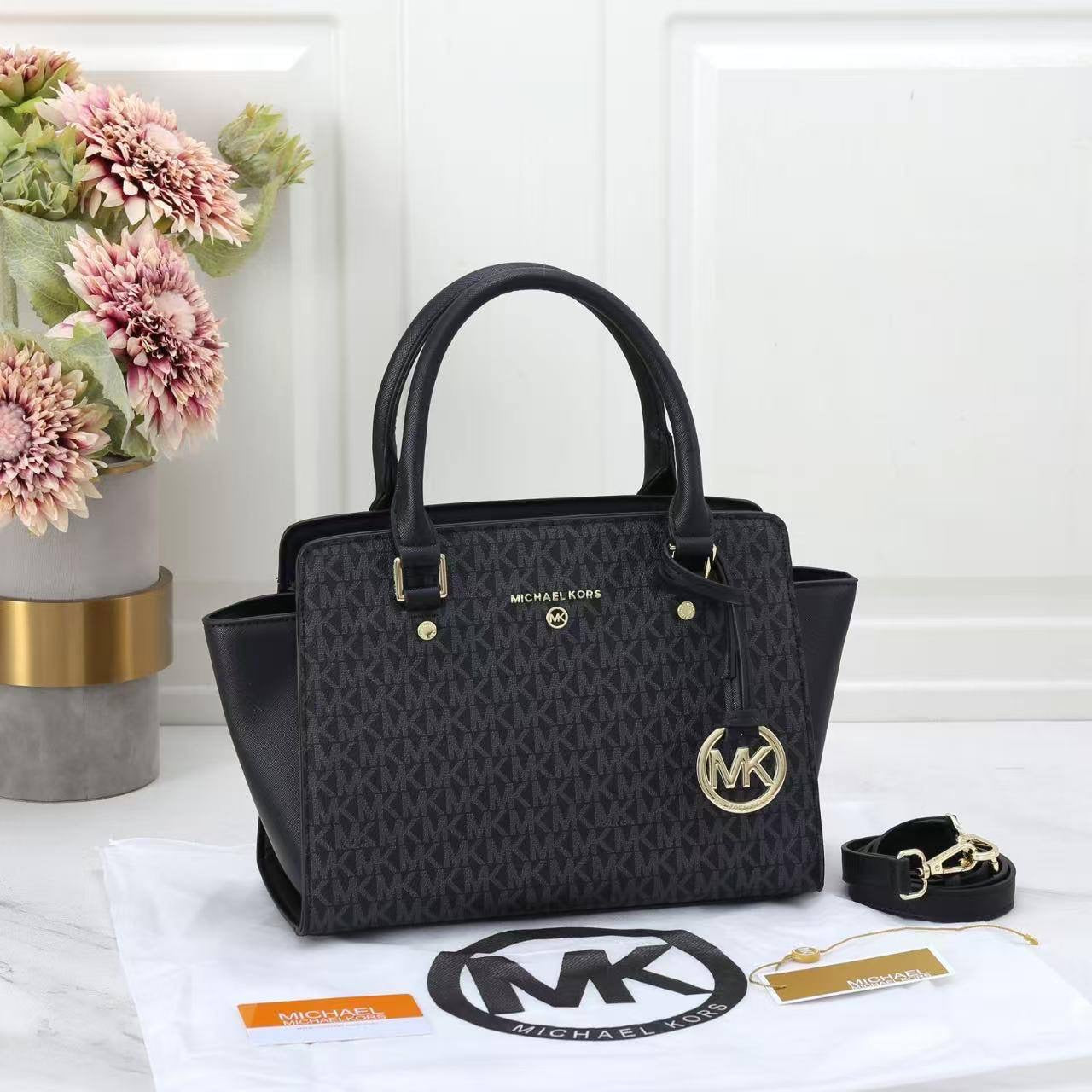 MK
90 dhs🇦🇪
Good quality 
Zain35
♥️♥️♥️