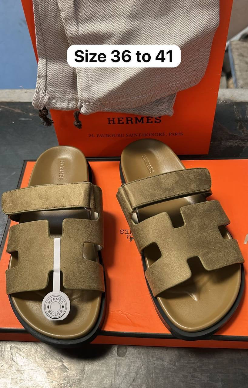 Hermes Slippers
100 dhs🇦🇪
Zain146
♥️♥️♥️