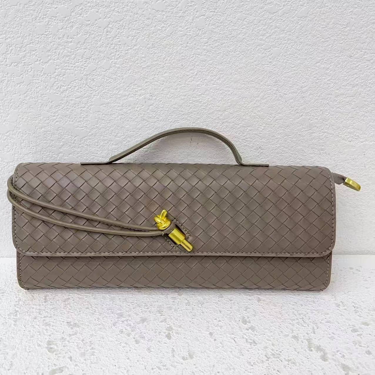 Bottega
65 dhs🇦🇪
Zain22
♥️♥️♥️