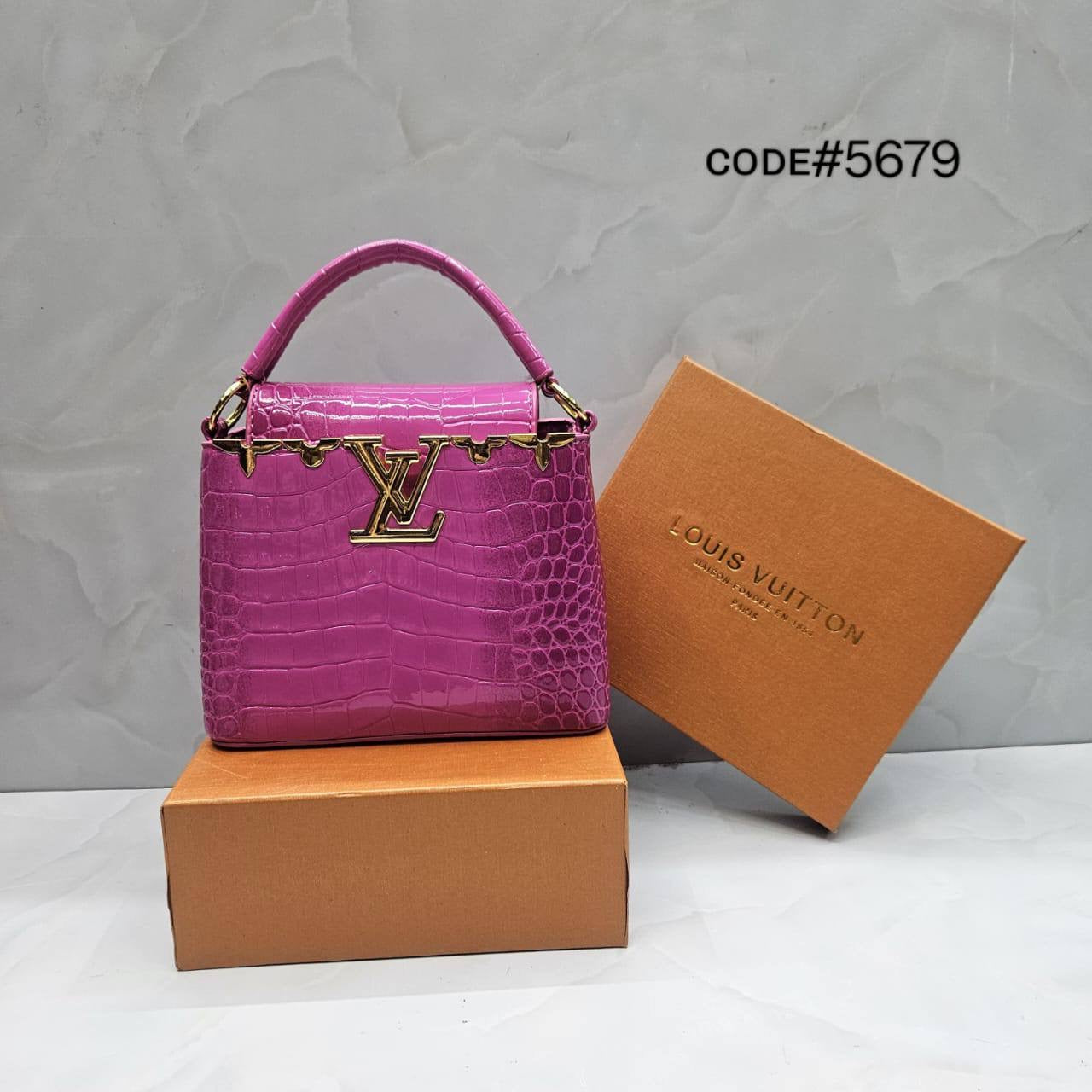 LV
ᴄᴀᴘᴜᴄᴄɪɴᴇ ᴛᴏᴘ ʜᴀɴᴅ ʙᴀɢ
ᴡɪᴛʜ ʟᴏɴɢ ʙᴇʟᴛ sᴛʀᴀᴘ
CROCODILE ɢʟᴏssʏ ᴍᴀᴛᴇʀɪᴀʟ
ɢᴏʟᴅ ʜᴀʀᴅᴡᴀʀᴇ
sɪᴢᴇ : 20 cm
ᴡɪᴛʜ BOX
🎁🎁🎁
75 dhs🇦🇪
Zain31
♥️♥️♥️