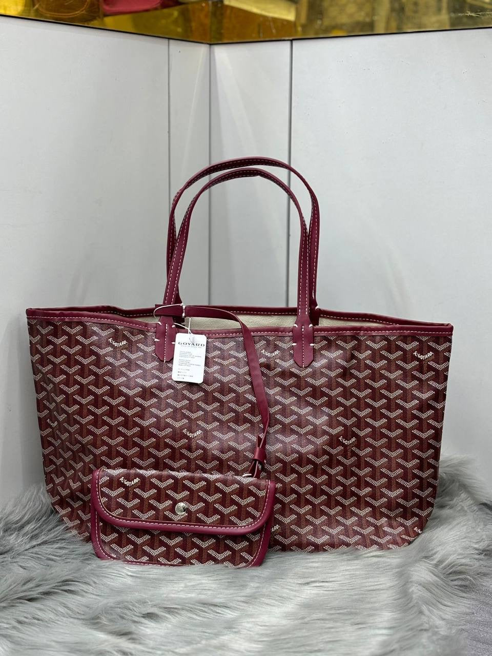 Goyard
SIZE  ……… 50 cm 🌷🌷🌷
90 dhs🇦🇪
Zain51
♥️♥️♥️