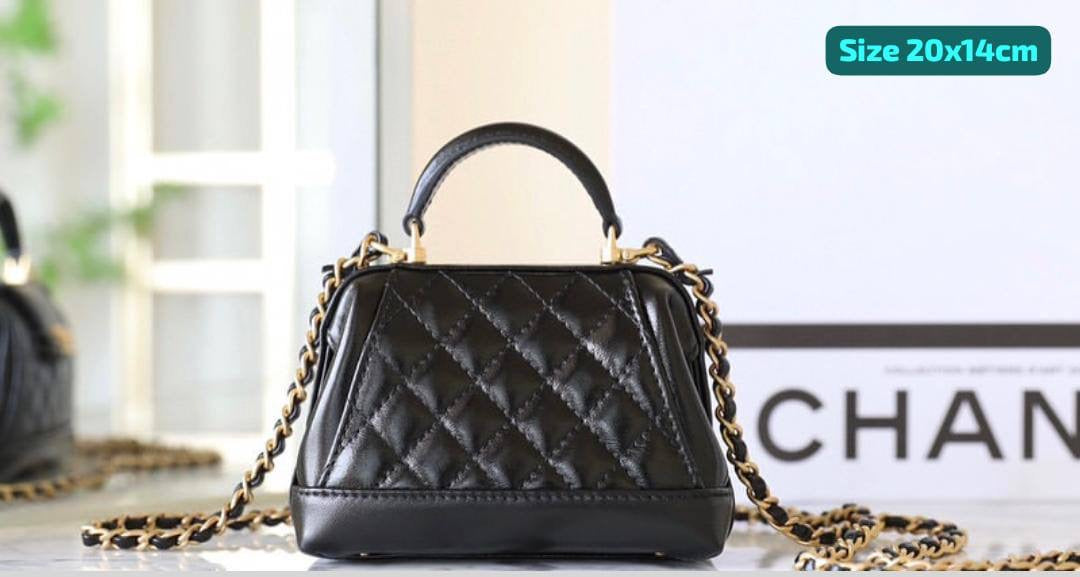 Chanel
Good quality 
with box
🎁🎁🎁
120 dhs🇦🇪
Zain186
♥️♥️♥️