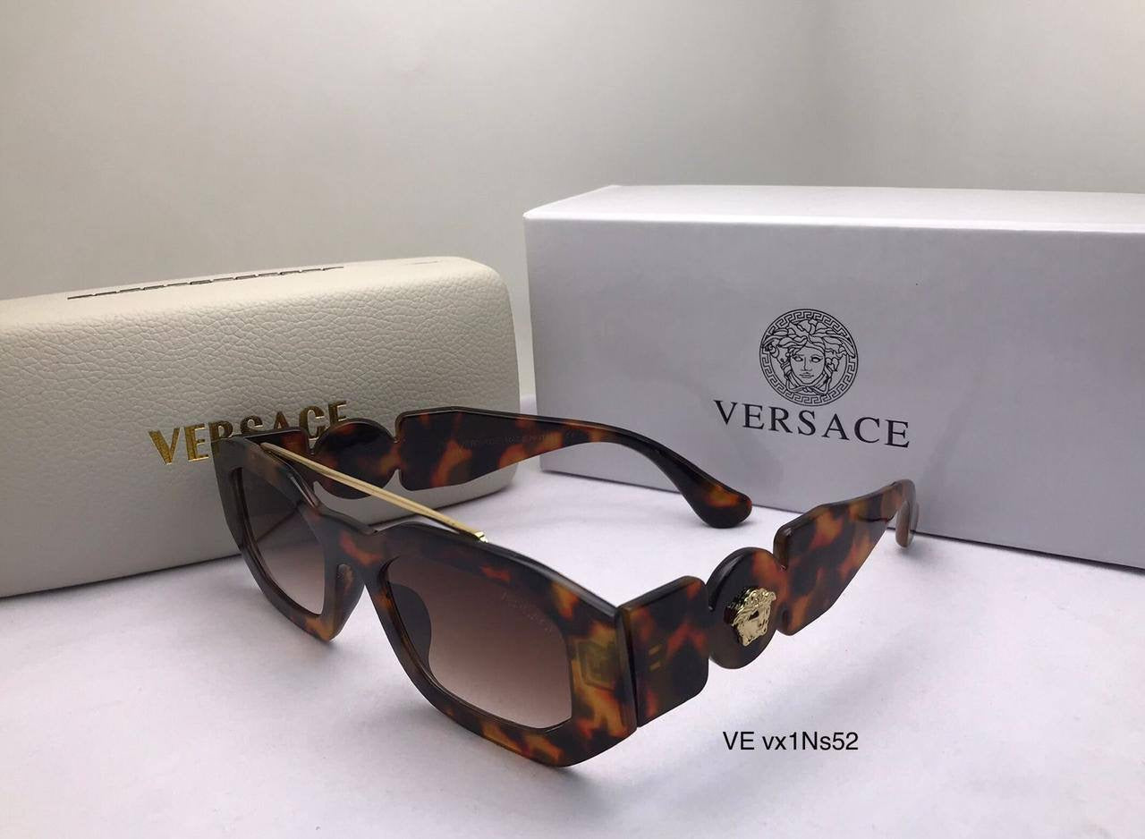 Versace
65 dhs🪙
Zain126
♥️♥️♥️