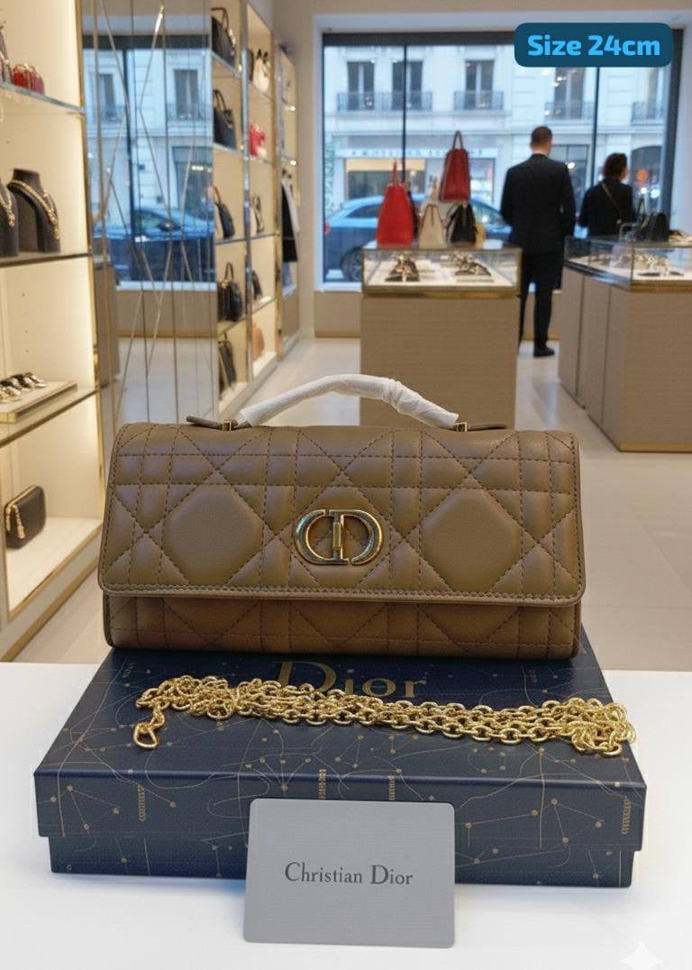 Dior
Good quality 
with box 
🎁🎁🎁
100 dhs🇦🇪
Zain186
♥️♥️♥️