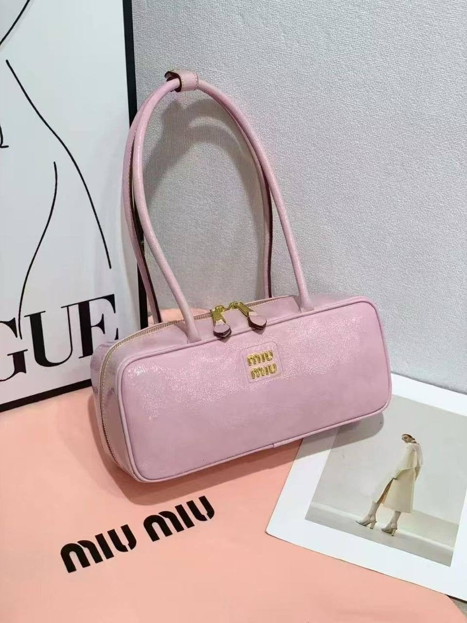 Miu Miu
Size : 30 * 14 * 9.5 cm
80 dhs🇦🇪
Zain115
♥️♥️♥️