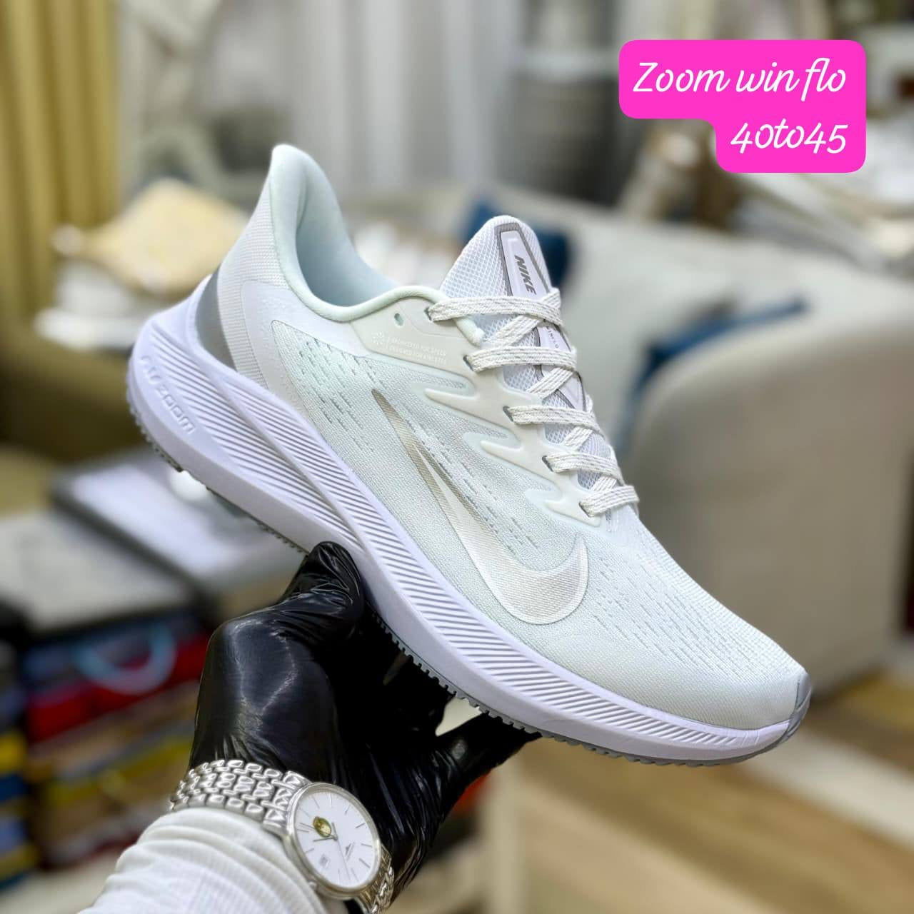 Nike zoom
Available size on pictures written 
100 dhs🇦🇪
Zain27
♥️♥️♥️