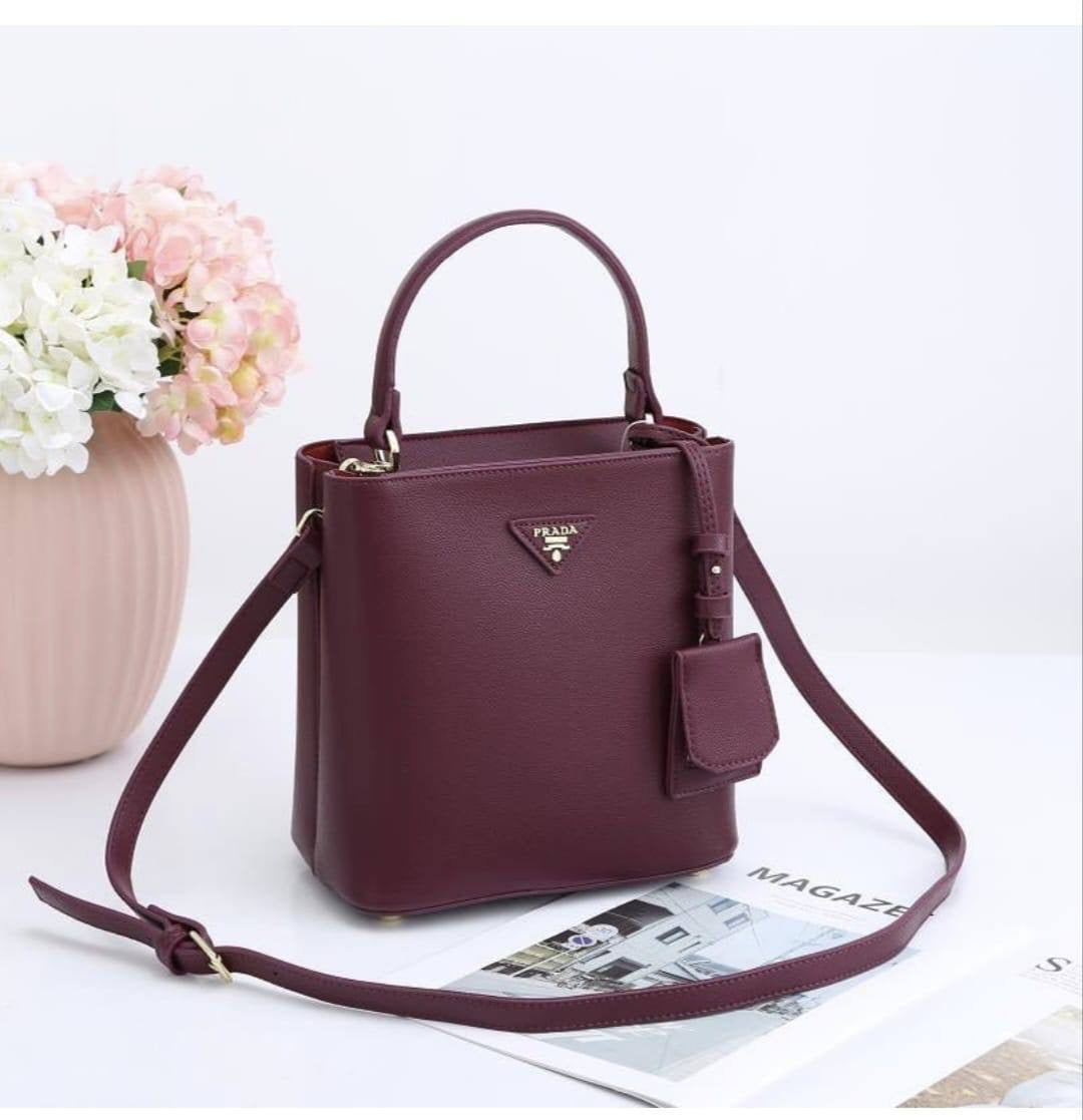 Prada
with box
🎁🎁🎁
105 dhs🇦🇪
Zain143
♥️♥️♥️