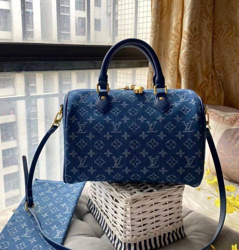 LV
COPY ONE SPECIAL OFFER 
ONLY 
105 dhs🇦🇪
Zain39
♥️♥️♥️