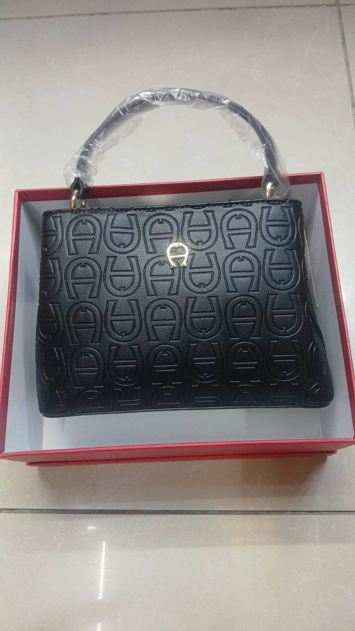 Aigner
95 dhs🇦🇪
Zain86
♥️♥️♥️