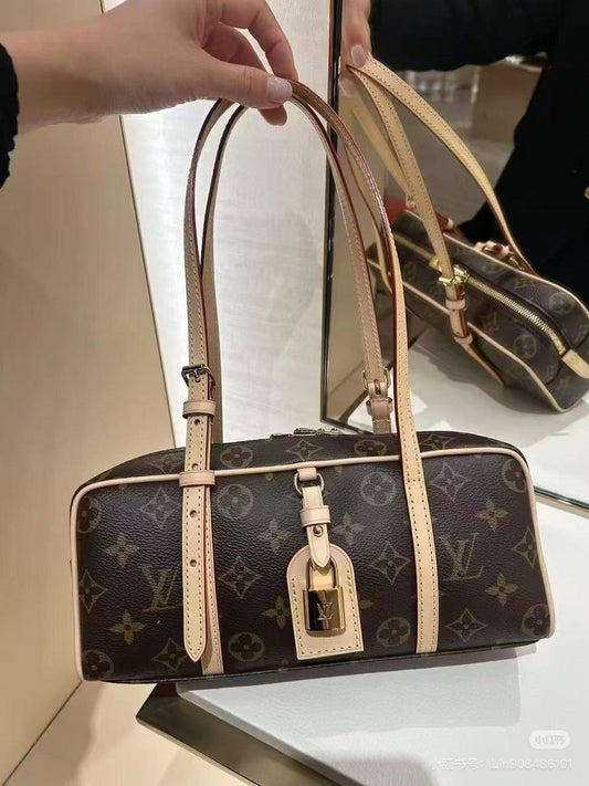 LV Master
270 dhs🇦🇪
Zain228
♥️♥️♥️