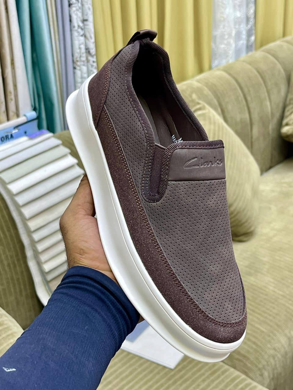 Timberland 75
Size 40 to 44 
Clark shoes 
110 dhs🇦🇪
Zain27
♥️♥️♥️